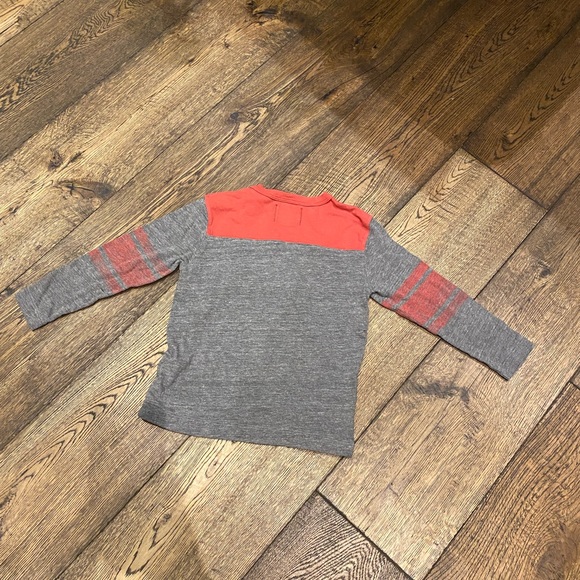Boys long sleeve shirt. - Picture 2 of 3